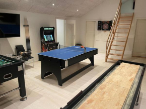 Pool activity house for 14 people